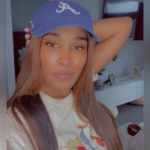 Meet your Posher, Felisha